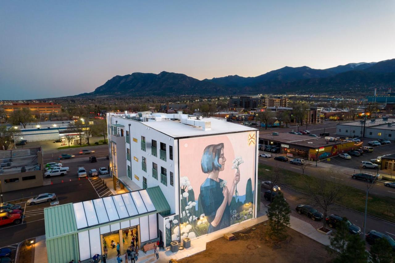 Kinship Landing Hotel Colorado Springs Exterior photo