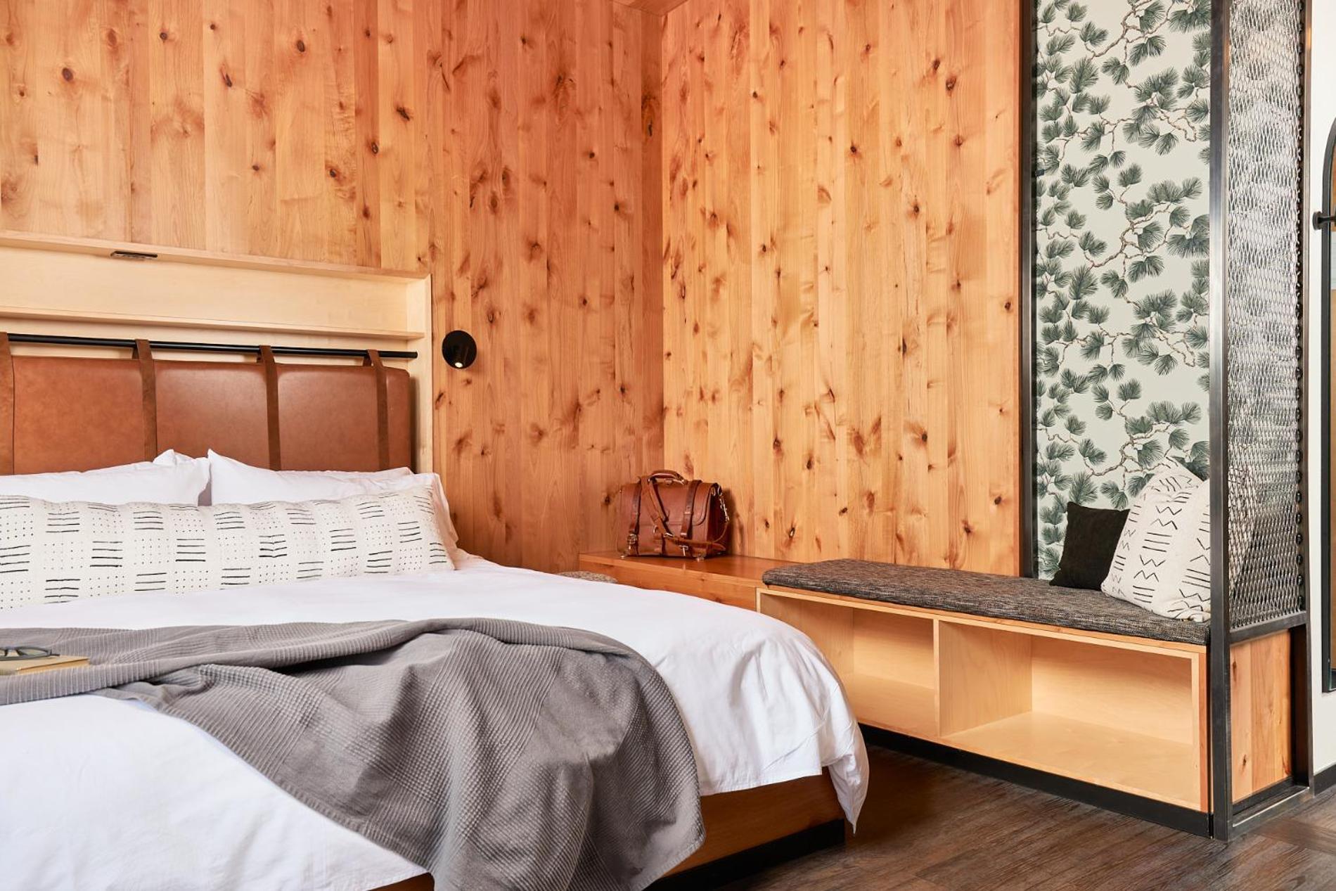 Kinship Landing Hotel Colorado Springs Room photo